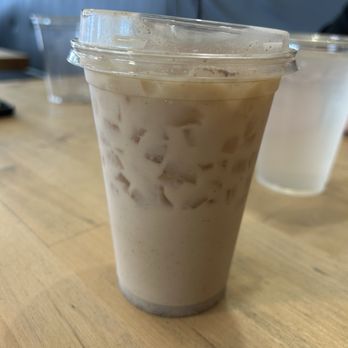 casualbird - Banana Chai Latte w Oat Milk - Cafes Near Me - DAYT BCH SH, Florida