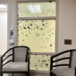 Mills-Peninsula Women's Center - Changing/Waiting area