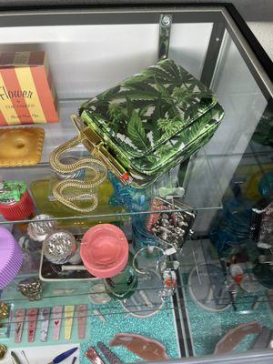 MARYJAE Cannabis Dispensary by null