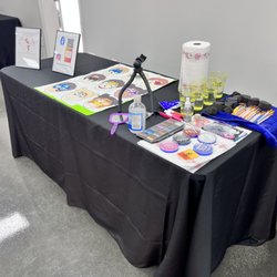 What's Pop'n Enterprise - Face painting set up