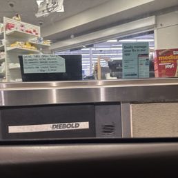 Have been sitting in this exact spot for 20 minutes, been in line for the other half. Yet all the sudden no one can help... Have been sitting in this exact spot for 20 minutes, been in line for the other half. Yet all the sudden no one can help...