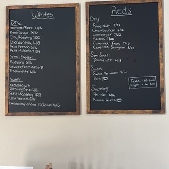 Vermilion Valley Vineyards - Wineries Near Me - Amherst, Ohio