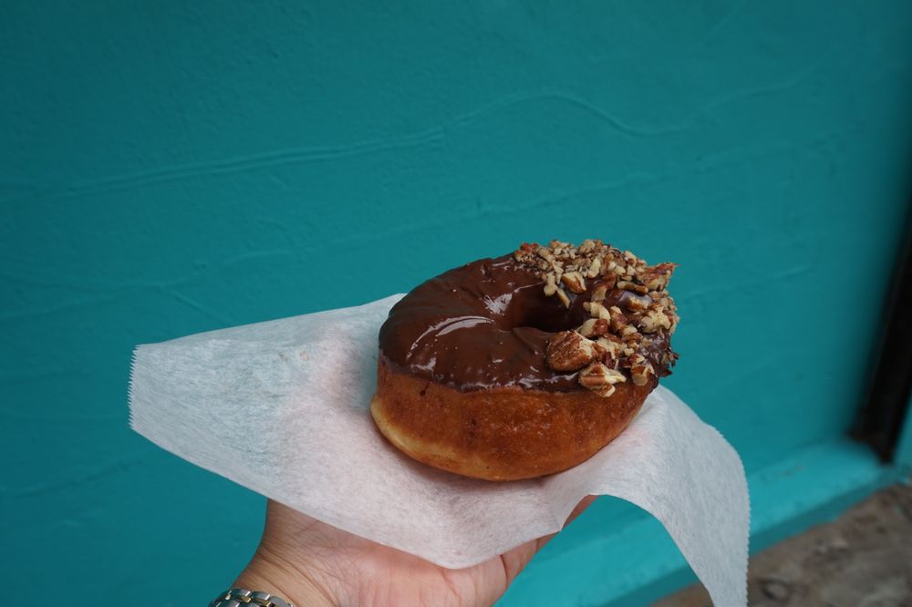 Gigi's Doughnuts Logo