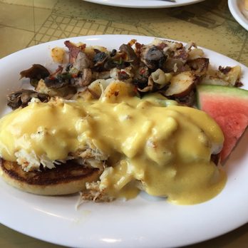 Gill's By The Bay - Seafood Near Me - Eureka, California