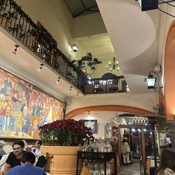 El Mural de los Poblanos - Restaurant facing the door - Mexican Near Me - Puebla, PUE El Mural de los Poblanos - Restaurant facing the door - Mexican Near Me - Puebla, PUE