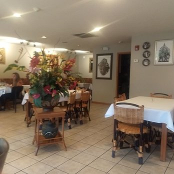 Simply Thai Bistro - Ambiance - Thai Near Me - Wheaton, Illinois