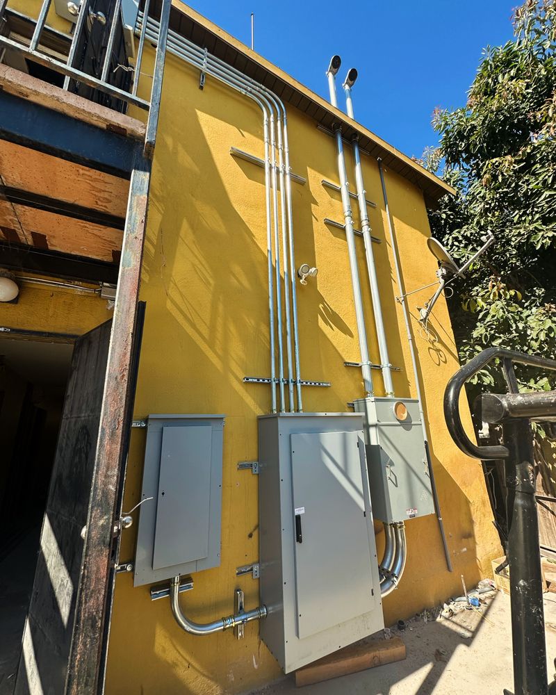 Slide of Fox Electric Technologies