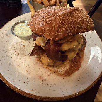 Red Owl Tavern - Tavern Burger - New American Near Me - Philadelphia, Pennsylvania Red Owl Tavern - Tavern Burger - New American Near Me - Philadelphia, Pennsylvania