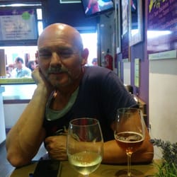 Epora Vinoteca - Tomando vinos y cañas en épora vinoteca