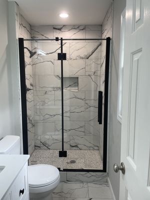 D&M Remodeling Service Logo
