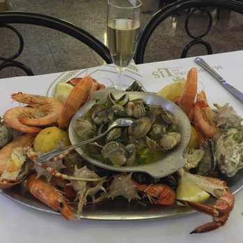 Cervejaria Ramiro - Mixed seafood platter for one person - Seafood Near Me - Lisbon, 11