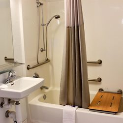 Motel 6 - Bathroom