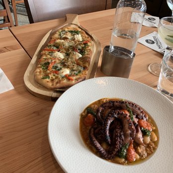 Maynard's - Appetizer flatbread and grilled octopus - New American Near Me - Silverdale, Washington