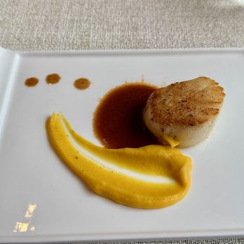 Cocody - Table Smoked Scallops with butternut squash puree and au jus - French Near Me - Houston, Texas Cocody - Table Smoked Scallops with butternut squash puree and au jus - French Near Me - Houston, Texas