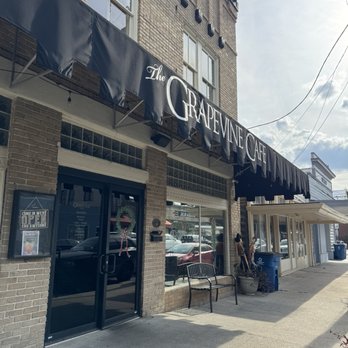 Grapevine Cafe and Gallery - Outside - Cajun/Creole Near Me - Donaldsonville, Louisiana