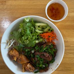 Bún Thịt Nướng Chả Giò Bún Thịt Nướng Chả Giò