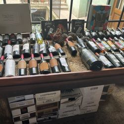 El Tokio - Choose your wine.