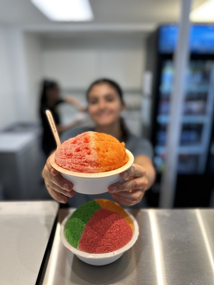 Ululani's Hawaiian Shave Ice - Stockton CA Logo