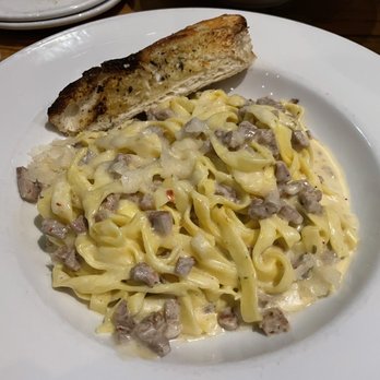 Angelo’s Taverna - Alfredo Fettuccine with sausage - Italian Near Me - Denver, Colorado Angelo’s Taverna - Alfredo Fettuccine with sausage - Italian Near Me - Denver, Colorado