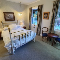 The Old Ferry Hotel Bed & Breakfast - Guest Bedroom