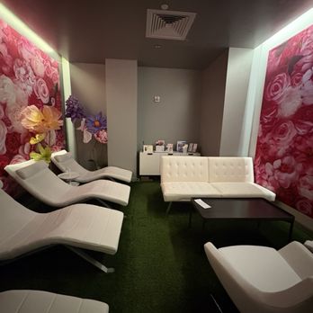 Spa U’ilani - Lounge - Skin Care Near Me - Honolulu, Hawaii Spa U’ilani - Lounge - Skin Care Near Me - Honolulu, Hawaii