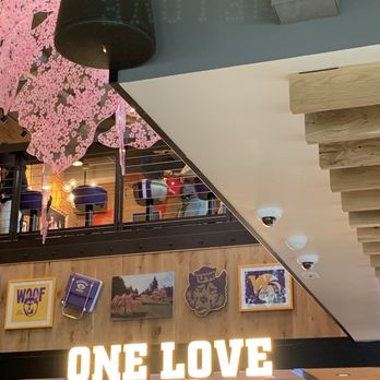 Raising Cane's Chicken Fingers - Chicken Shop Near Me - Seattle, Washington