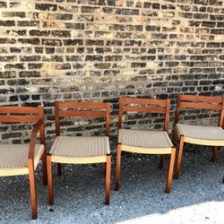 Modern Vibe - Vintage Mid Century Modern JL Moller Dining Chairs