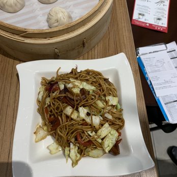Din Tai Fung - Noodles with veggies - Asian Fusion Near Me - Taguig, NCR