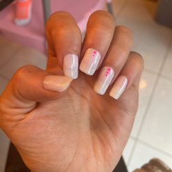 Blooming Nails