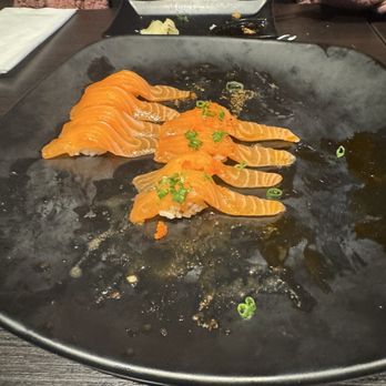 Its Sushi - Salmon and garlic salmon nigiri - Sushi Bars Near Me - Roseville, California Its Sushi - Salmon and garlic salmon nigiri - Sushi Bars Near Me - Roseville, California