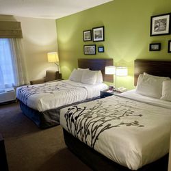 Sleep Inn & Suites - 2 queen Beds