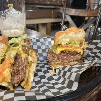 Duke's Upper Deck Cafe - Burger - New American Near Me - Homestead, Pennsylvania
