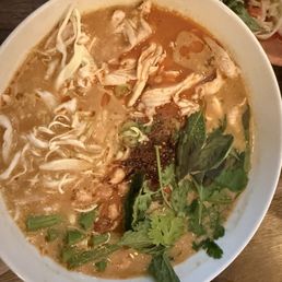 Curry noodle soup with chicken, good but not worth the hype Curry noodle soup with chicken, good but not worth the hype