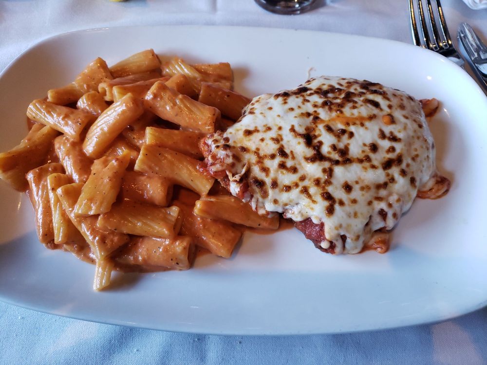 BELLINI’S ITALIAN EATERY 110 Photos & 78 Reviews 624 New Loudon Rd