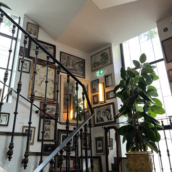 Pink Mamma - All the beautiful plants and curated art! Exceptional! - Steakhouses Near Me - Paris, 75