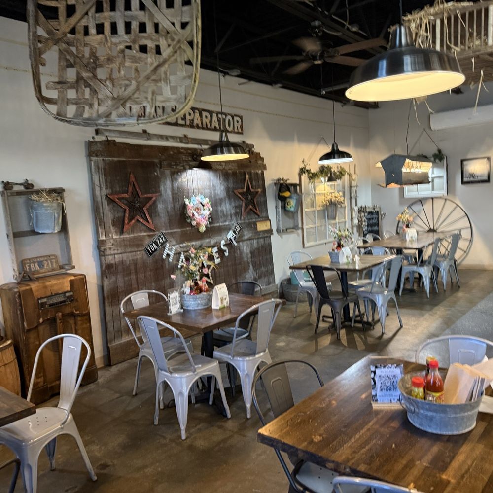 Farm Fresh Fast - Inside - Fast Food Near Me - Greenville, South Carolina Farm Fresh Fast - Inside - Fast Food Near Me - Greenville, South Carolina