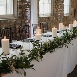 Spring Lake Flower Shop - Lovely table garlad