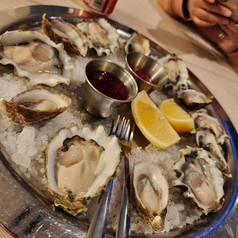 Market Seafood Eatery - Chefs Oyster Sampler. - Seafood Near Me - Seattle, Washington Market Seafood Eatery - Chefs Oyster Sampler. - Seafood Near Me - Seattle, Washington