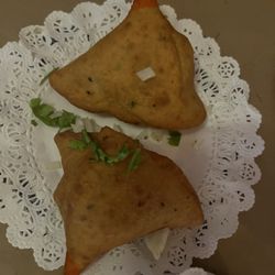 Taj Mahal Indian Restaurant - Samosa (vegetable )