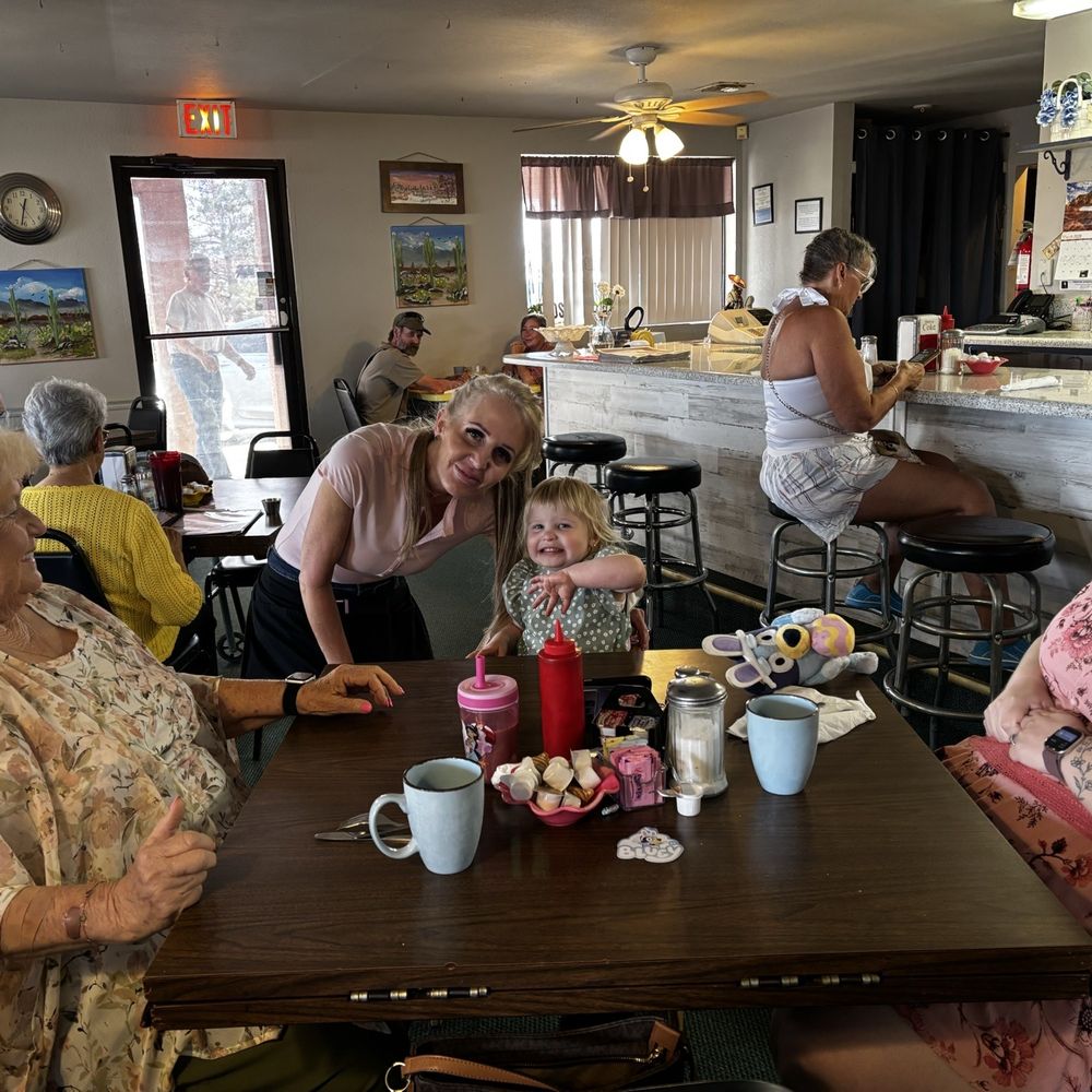 Rainbow Diner - Baby Jackie and Kim along with Jackie Mom and grandmother! These are the people that we love at our family Diner ! - Comfort Food Near Me - Kingman, Arizona