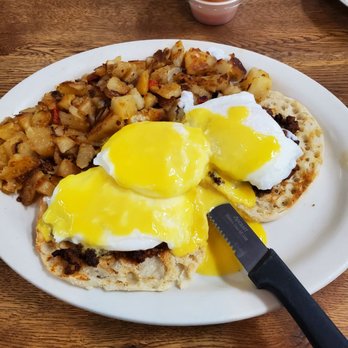 Al's Luncheonette - Mexican Chorizo Eggs Benedict - Diners Near Me - Manalapan Township, New Jersey Al's Luncheonette - Mexican Chorizo Eggs Benedict - Diners Near Me - Manalapan Township, New Jersey