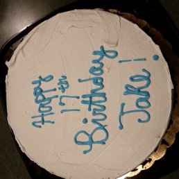 Photo of a cake that is supposed to be decorated with mint decorations but is blank. Come on. Photo of a cake that is supposed to be decorated with mint decorations but is blank. Come on.
