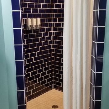 Montvale Hotel - Euro shower - Hotels Near Me - Spokane, Washington Montvale Hotel - Euro shower - Hotels Near Me - Spokane, Washington