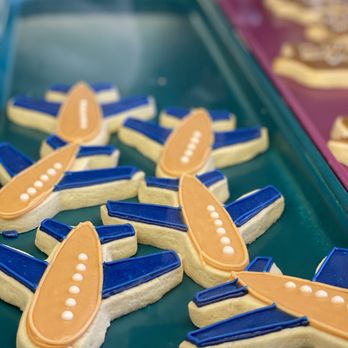 Honey Bee Bakery - Cookies! - Cafes Near Me - Medina, Ohio