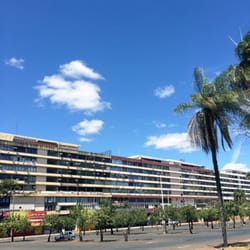 Clínica Brasil - Conic, prédio comercial onde a clínica esta localizada, essa vista de quem está no eixo monumental