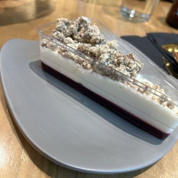 Edwards Dessert Kitchen - Key lime inspired pie - Desserts Near Me - Minneapolis, Minnesota Edwards Dessert Kitchen - Key lime inspired pie - Desserts Near Me - Minneapolis, Minnesota