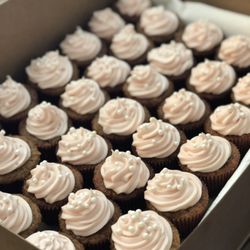 Farmette Bakery - Baby Shower Carrot Cake Cupcakes