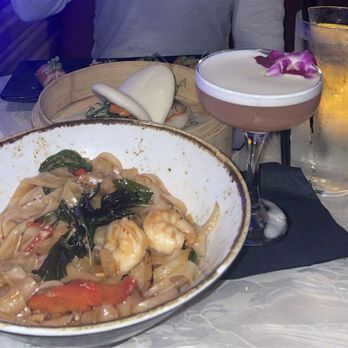 Good Fortune - Drunken Noodles, pork belly bao, lychee martini - Sushi Bars Near Me - St. Petersburg, Florida Good Fortune - Drunken Noodles, pork belly bao, lychee martini - Sushi Bars Near Me - St. Petersburg, Florida