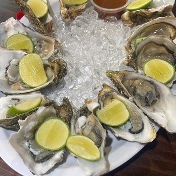 Las Brisas - Fresh oysters - Seafood Near Me - Puerto Nuevo, BCN Las Brisas - Fresh oysters - Seafood Near Me - Puerto Nuevo, BCN