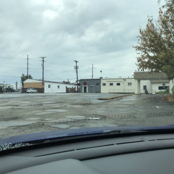 Turnbuckles - Rear parking in back is tow away if not there for venue. - Bars Near Me - Dayton, Ohio
